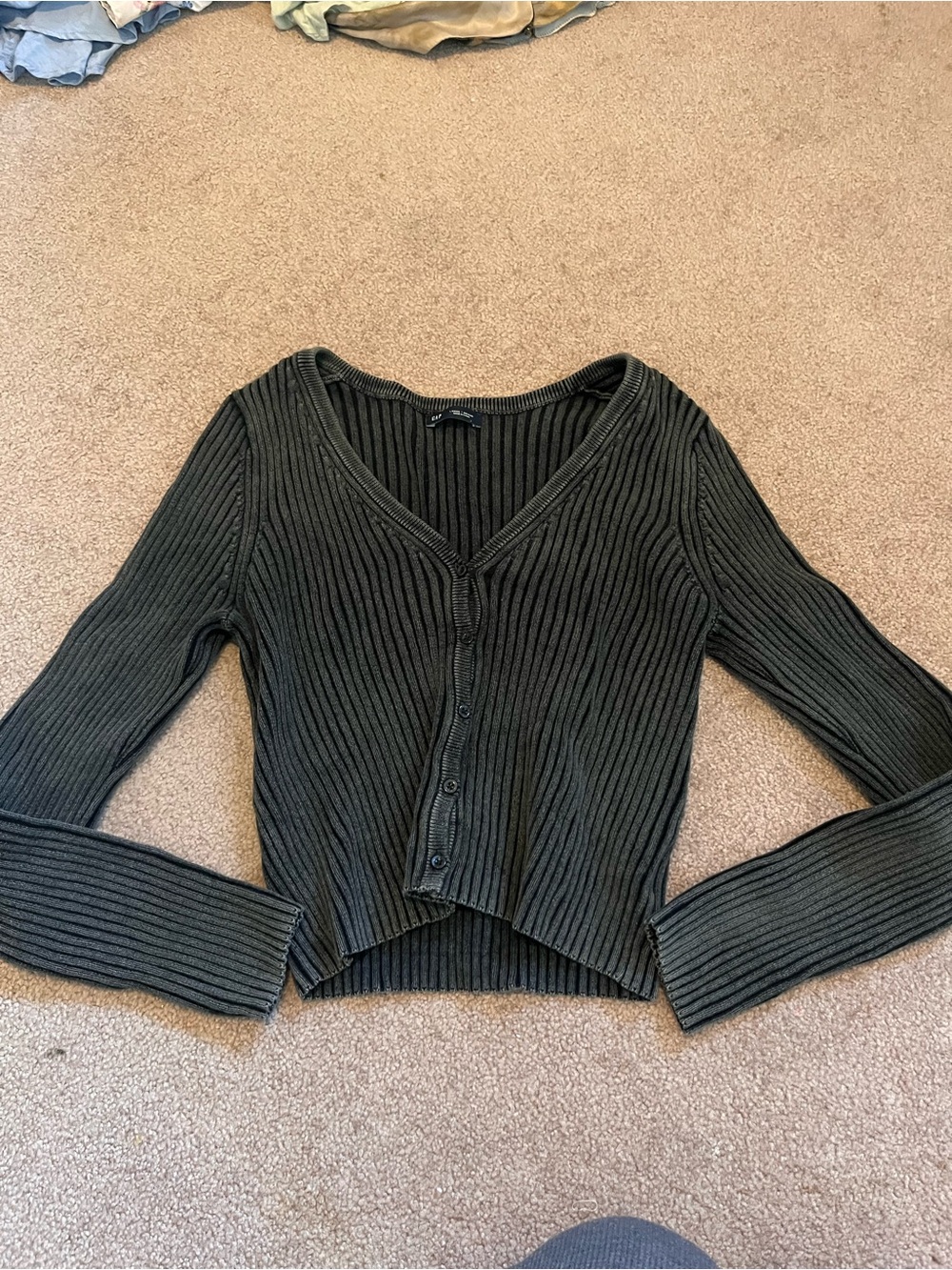 Gap sweater